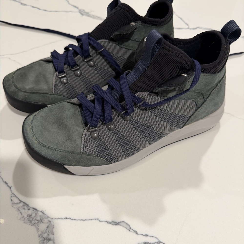 L.L. Bean Men’s Vista Hiking Sneakers